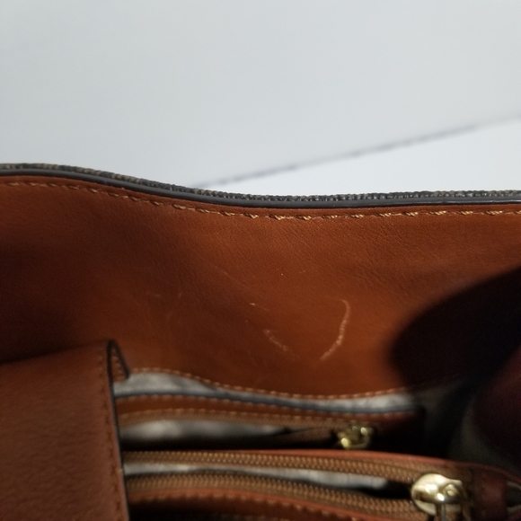 Michael Kors Hamilton bag w/cross body strap - Picture 10 of 12